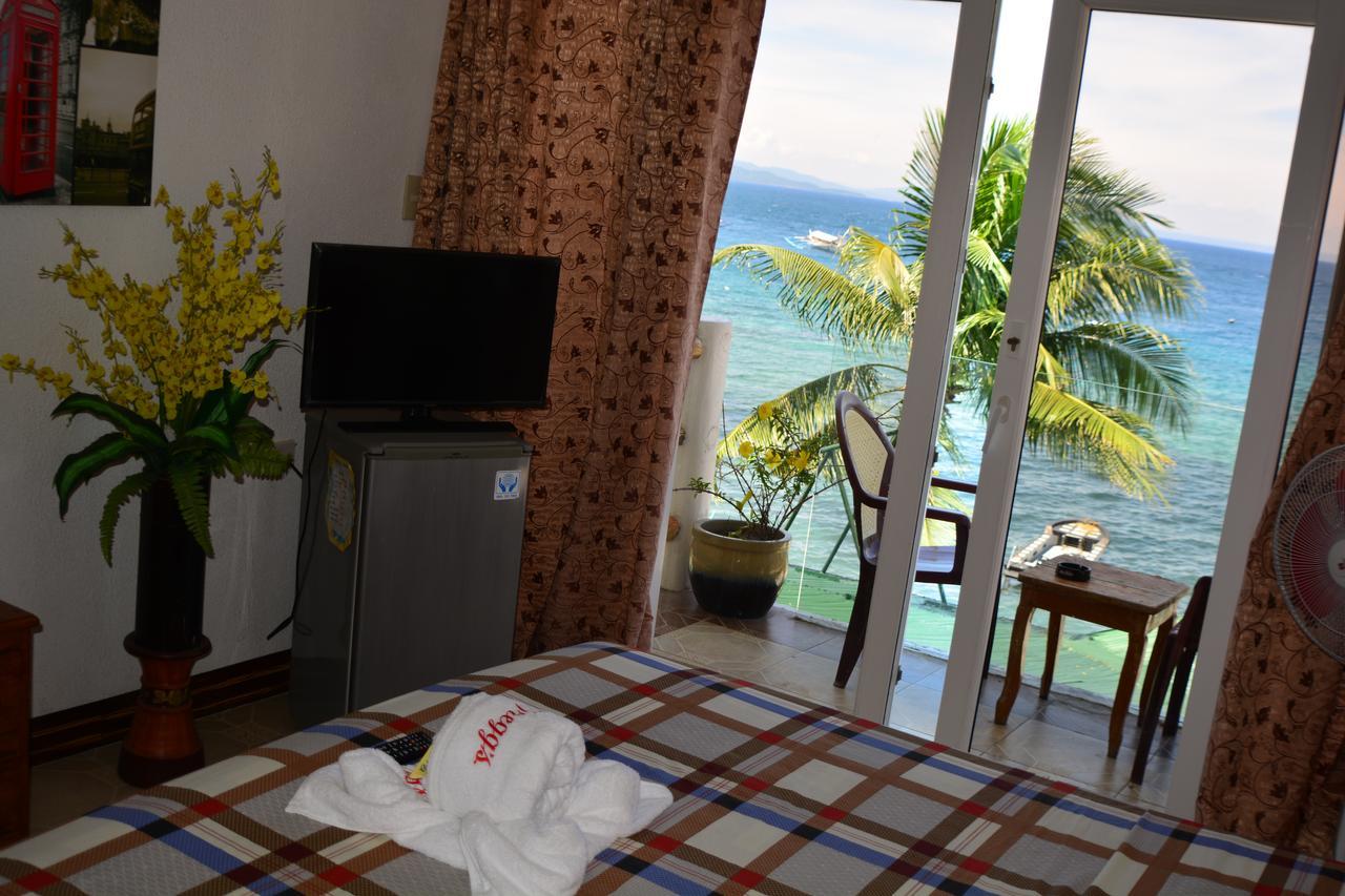 Captngreggs Dive Resort Puerto Galera Exterior photo